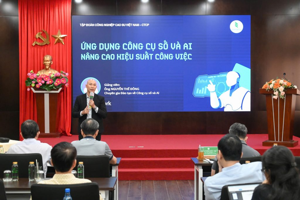 VRG tổ chức khóa học “Ứng dụng công cụ số và AI nâng cao hiệu suất công việc”